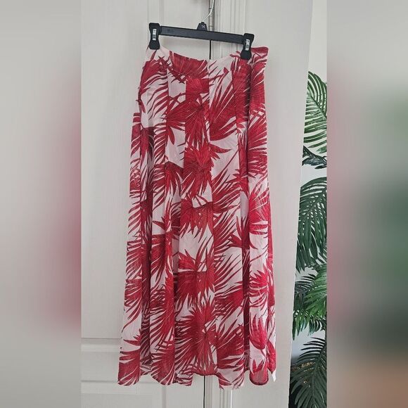 🎁Revamped Red and White Skirt With Shorts - Picture 2 of 6